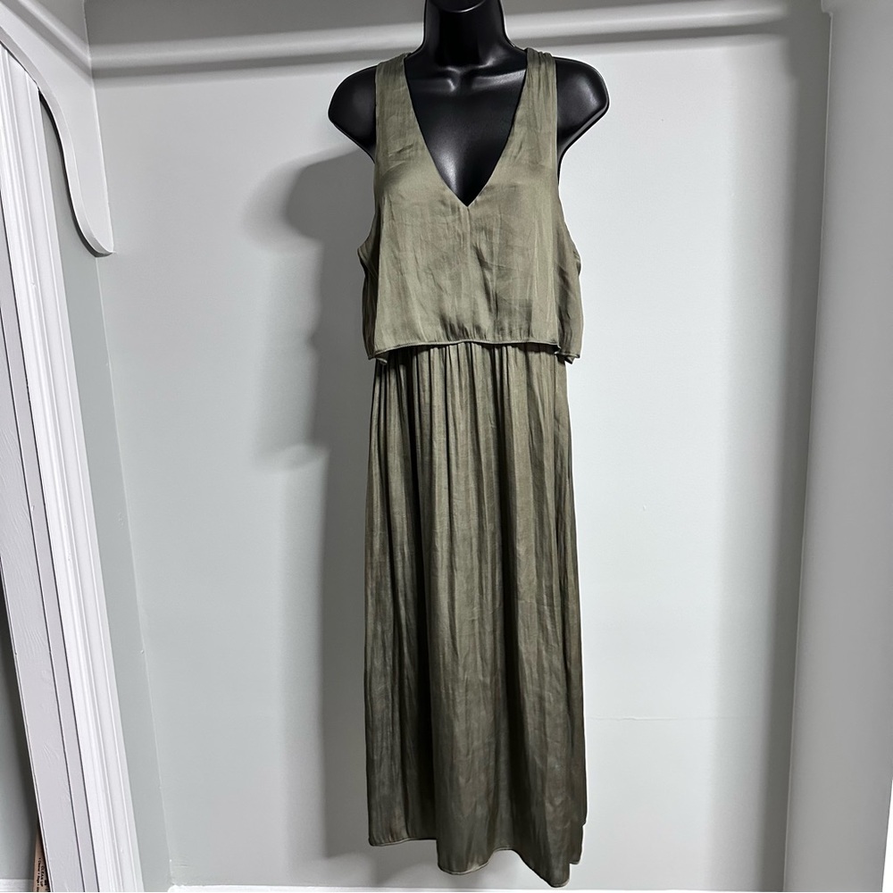 H&M Olive Green Midi Dress Satiny V Neck Sleeveless Pullover Cocktail Dressy 10 - Picture 9 of 9